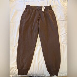 Abercrombie & Fitch Men’s Brown soft relaxed essential jogger size medium NWT